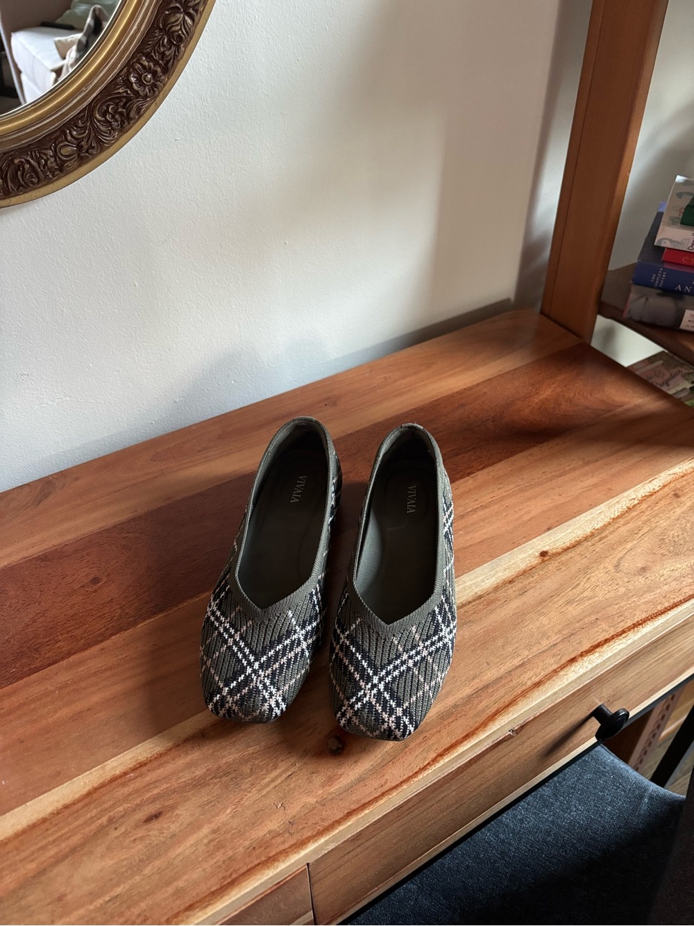 Vivaia Plaid Square-Toe Ballet Flats